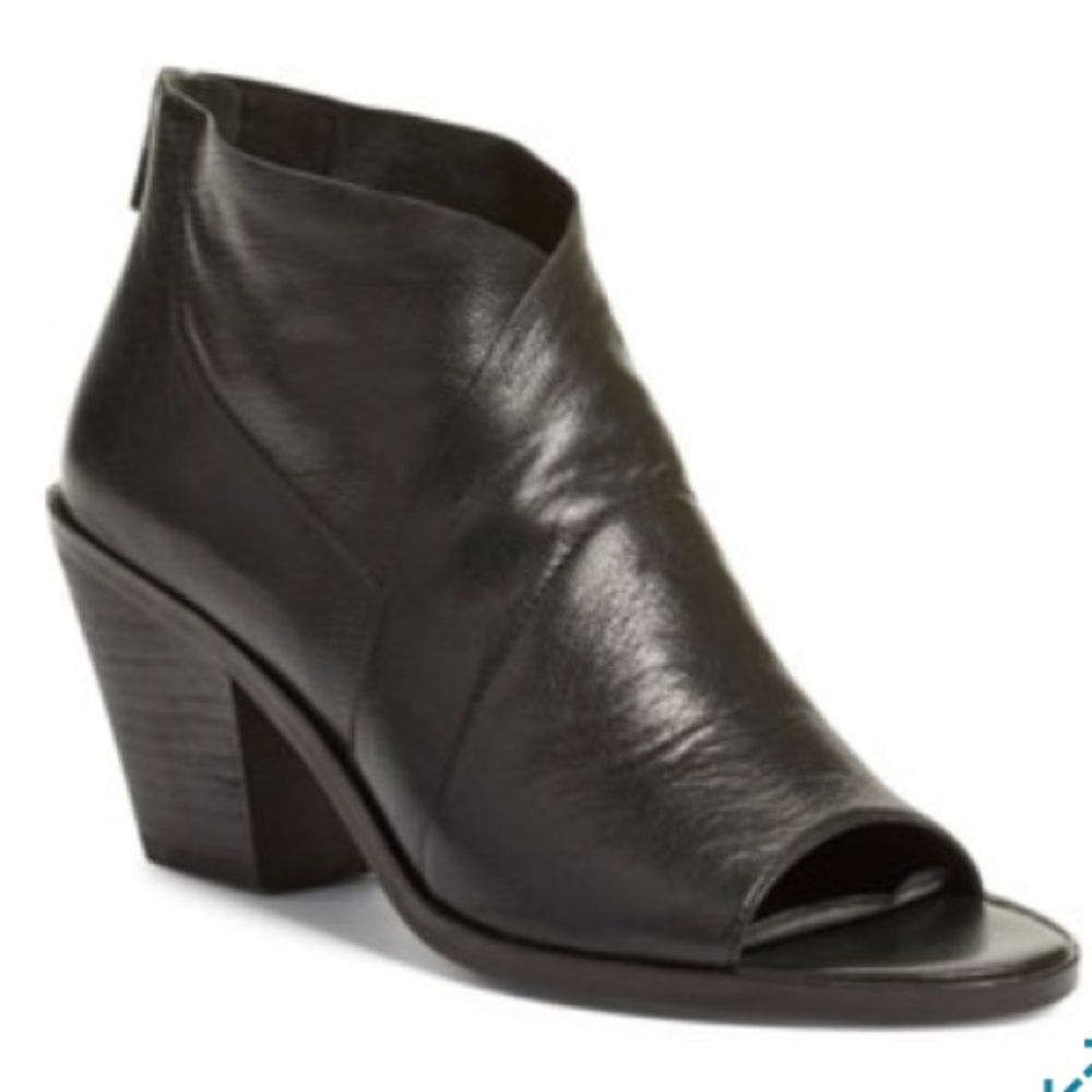 EILEEN FISHER Leather Size 7